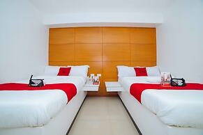 RedDoorz near Bambang Station