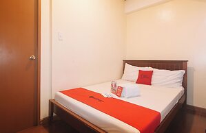 RedDoorz @ Moonwalk Paranaque