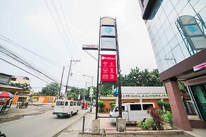 RedDoorz @ Moonwalk Paranaque