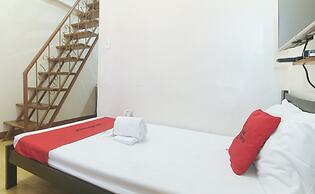 RedDoorz @ Moonwalk Paranaque