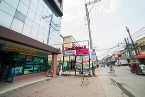 RedDoorz @ Moonwalk Paranaque