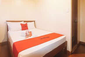 RedDoorz @ Moonwalk Paranaque