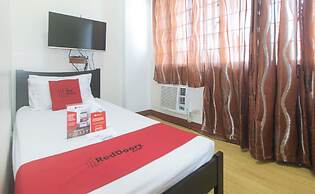 RedDoorz @ Moonwalk Paranaque