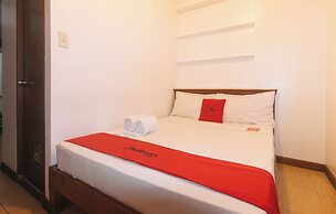 RedDoorz @ Moonwalk Paranaque