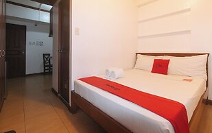 RedDoorz @ Moonwalk Paranaque