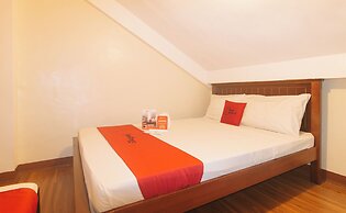 RedDoorz @ Moonwalk Paranaque