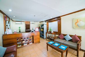 RedDoorz @ Moonwalk Paranaque