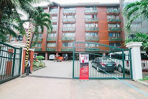 RedDoorz @ Moonwalk Paranaque