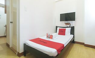 RedDoorz @ Moonwalk Paranaque