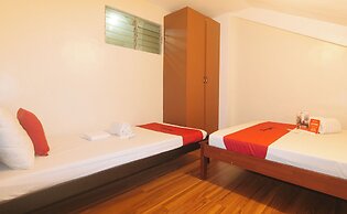 RedDoorz @ Moonwalk Paranaque