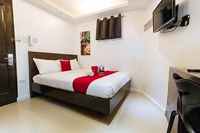 RedDoorz Plus @ Poblacion Makati