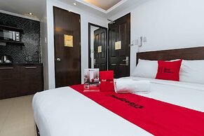 RedDoorz Plus @ Poblacion Makati