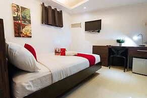 RedDoorz Plus @ Poblacion Makati