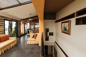 RedDoorz Plus @ The Ridge Tagaytay