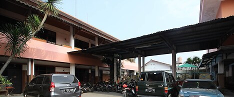 RedDoorz @ Mantrijeron 2