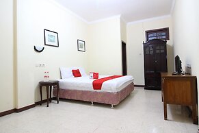 RedDoorz @ Mantrijeron 2