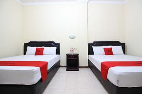 RedDoorz @ Mantrijeron 2