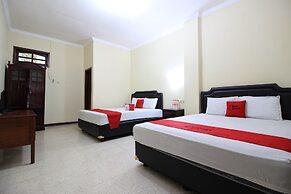 RedDoorz @ Mantrijeron 2