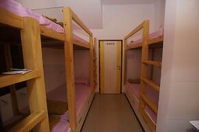 Mumbai Staytion Dorm - A Backpackers Hostel