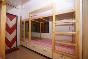 Mumbai Staytion Dorm - A Backpackers Hostel