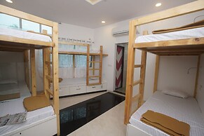 Mumbai Staytion Dorm - A Backpackers Hostel