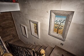 El Nazar Stone Suite