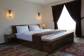 El Nazar Stone Suite