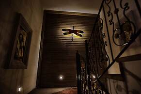 El Nazar Stone Suite