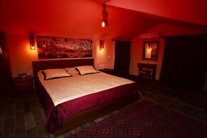 El Nazar Stone Suite