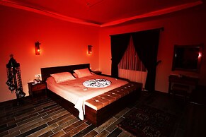 El Nazar Stone Suite