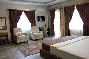 El Nazar Stone Suite