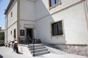 El Nazar Stone Suite