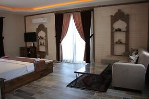 El Nazar Stone Suite
