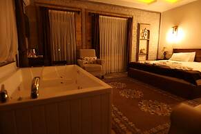 El Nazar Stone Suite