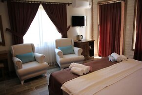 El Nazar Stone Suite