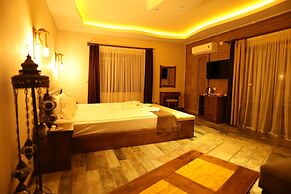 El Nazar Stone Suite