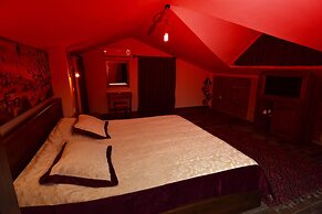 El Nazar Stone Suite