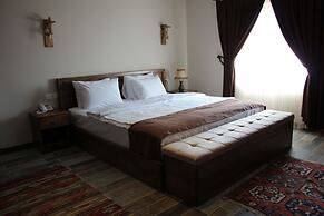 El Nazar Stone Suite