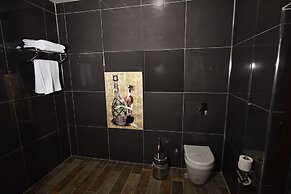 El Nazar Stone Suite