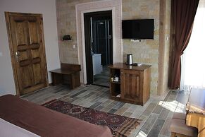 El Nazar Stone Suite