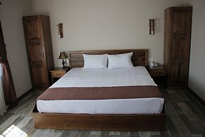 El Nazar Stone Suite