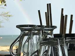 Chill Inn Beach Cafe & Hostel