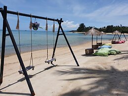 Chill Inn Beach Cafe & Hostel