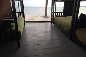 Chill Inn Beach Cafe & Hostel