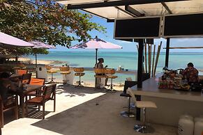 Chill Inn Beach Cafe & Hostel