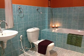 Chill Inn Beach Cafe & Hostel