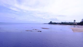 Chill Inn Beach Cafe & Hostel