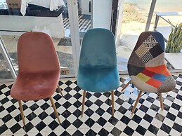 Chill Inn Beach Cafe & Hostel