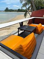 Chill Inn Beach Cafe & Hostel