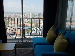 Centric Royal by Swimming Pool